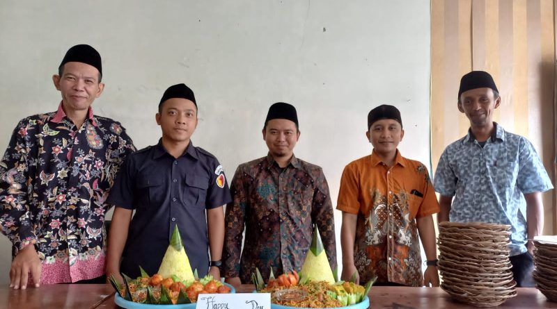 Memperingati Maulid Nabi Guru-Guru SMP-SMA Terpadu Babussalam